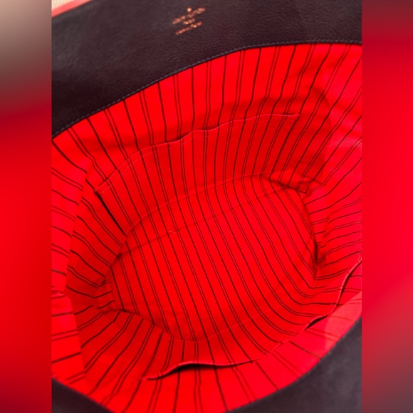 SOLD-Louis Vuitton Monogram Empreinte Melie hobo - Picture 5 of 9